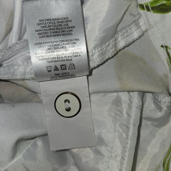 Isaac Mizrahi Size 12 Women Lemon Print Tailored Stretch Sailor Shorts - Picture 4 of 10